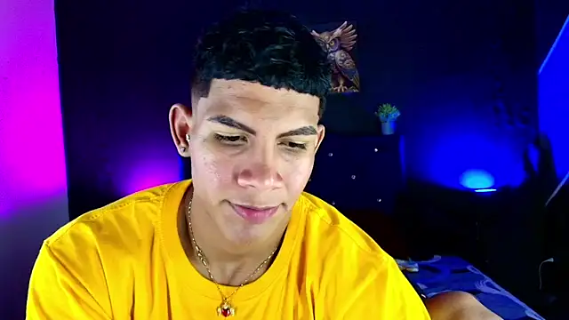 Snapshot of Damian_latinxxx chatting on 03-04-25, 03:11 Damian latinxxx online show from 03-04-25, 03:11