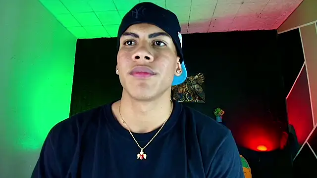 Snapshot of Damian_latinxxx chatting on 03-02-25, 05:44 Damian latinxxx online show from 03-02-25, 05:44