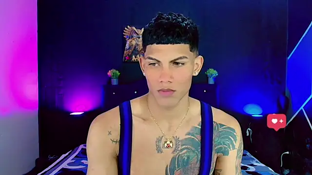 Snapshot of Damian_latinxxx chatting on 03-04-25, 06:15 Damian latinxxx online show from 03-04-25, 06:15
