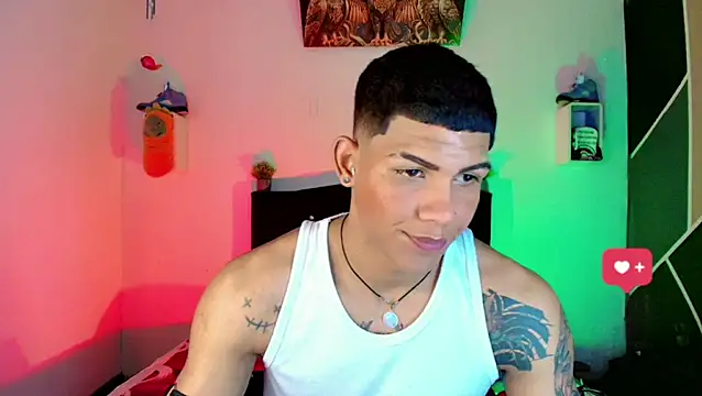 Snapshot of Damian_latinxxx chatting on 03-11-25, 09:24 Damian latinxxx online show from 03-11-25, 09:24