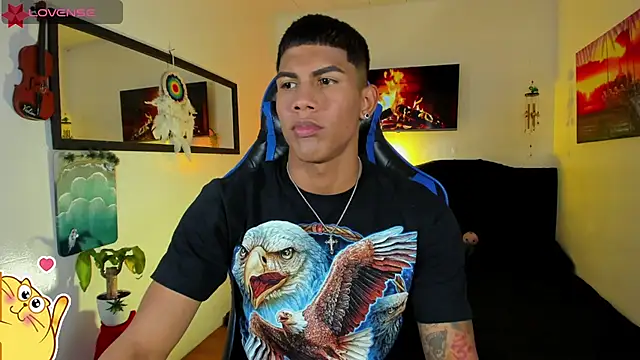Snapshot of Damian_latinxxx chatting on 06-17-26, 03:06 Damian latinxxx online show from 06-17-26, 03:06