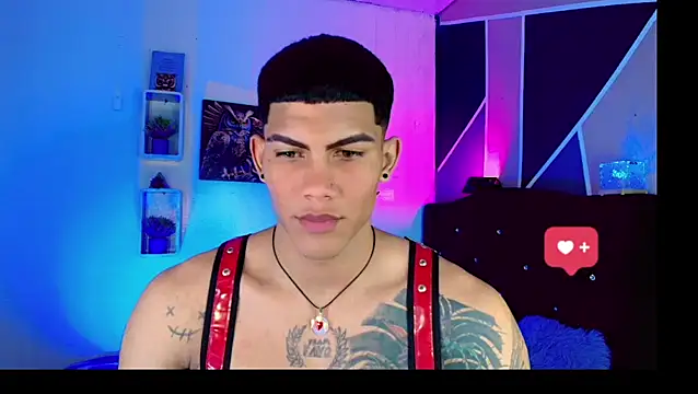 Snapshot of Damian_latinxxx chatting on 03-18-25, 04:29 Damian latinxxx online show from 03-18-25, 04:29