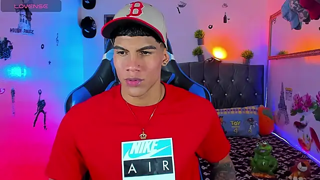 Snapshot of Damian_latinxxx chatting on 09-25-25, 03:12 Damian latinxxx online show from 09-25-25, 03:12