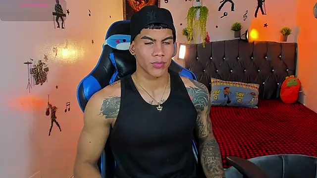 Snapshot of Damian_latinxxx chatting on 09-20-25, 02:16 Damian latinxxx online show from 09-20-25, 02:16