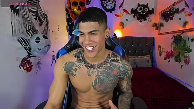 Snapshot of Damian_latinxxx chatting on 10-13-25, 03:08 Damian latinxxx online show from 10-13-25, 03:08