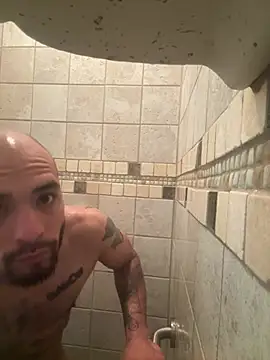 Snapshot of JohnnyDeep187 chatting on 03-05-26, 05:42 JohnnyDeep187 online show from 03-05-26, 05:42