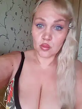 IsabellaBoni online show from 04-28-26, 06:29