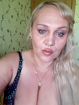 IsabellaBoni online show from 05-17-26, 07:19