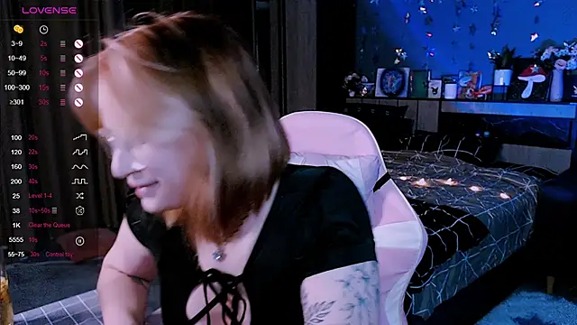 Snapshot of candy_lina chatting on 09-13-25, 02:17 candy lina online show from 09-13-25, 02:17