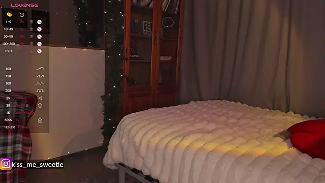 Ashley Mintt online show from 12-16-25, 10:52