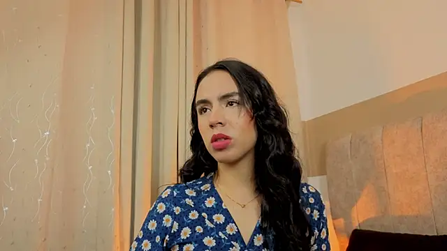 Snapshot of Zara_dulce chatting on 04-27-26, 01:09 Zara dulce online show from 04-27-26, 01:09