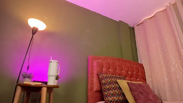 Zara dulce online show from 12-18-25, 01:04