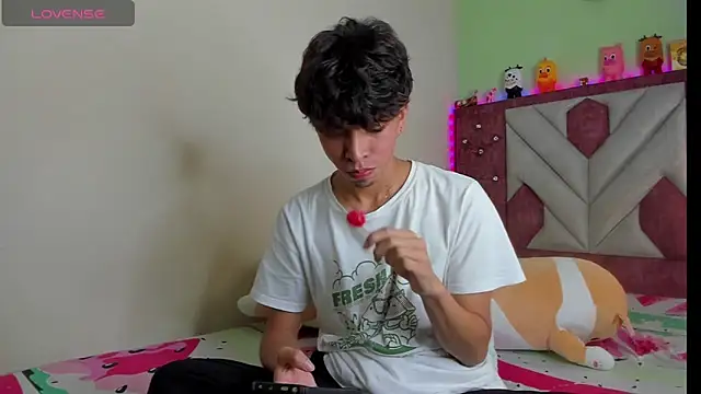 Santy carrington online show from 11-25-25, 01:39