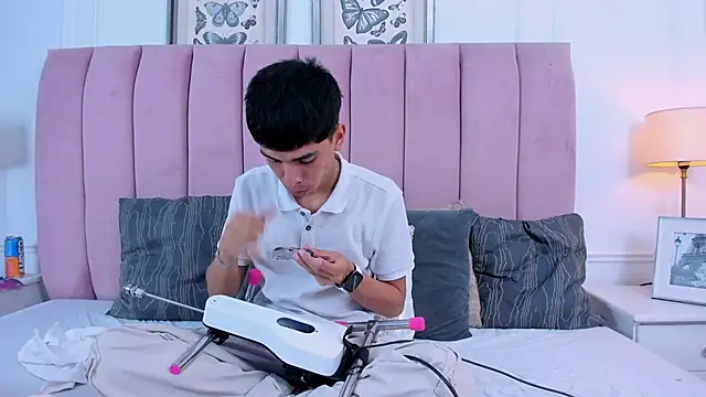 Santy carrington online show from 03-10-26, 08:46