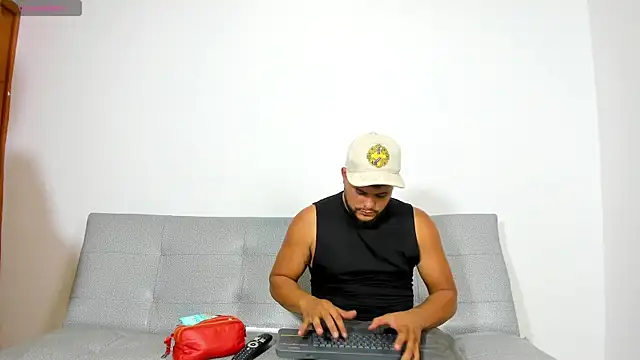 Snapshot of that_temptation chatting on 10-30-25, 08:28 that temptation online show from 10-30-25, 08:28