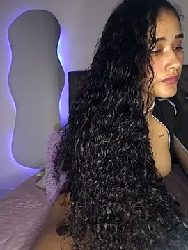 Snapshot of jaderossxx chatting on 03-21-26, 04:35 jaderossxx online show from 03-21-26, 04:35