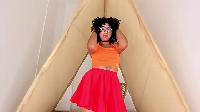 Ariella Ruiz online show from 10-30-25, 12:14