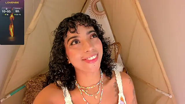 Ariella Ruiz online show from 10-22-25, 12:04