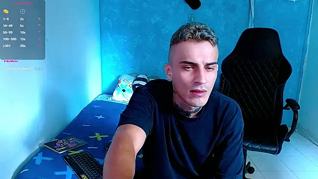 Snapshot of bray_hotboy777 chatting on 03-07-25, 03:28 bray hotboy777 online show from 03-07-25, 03:28