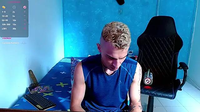 Snapshot of bray_hotboy777 chatting on 03-02-25, 04:03 bray hotboy777 online show from 03-02-25, 04:03