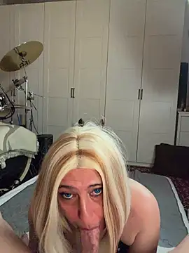 FoxyandTed online show from 05-12-26, 03:07