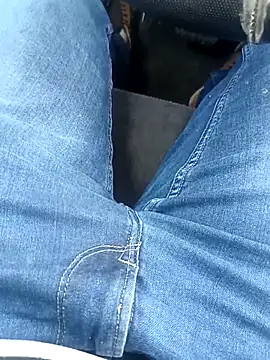 Snapshot of franko1987 chatting on 03-10-25, 10:28 franko1987 online show from 03-10-25, 10:28