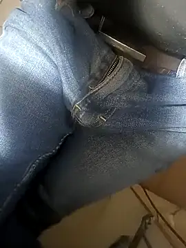 Snapshot of franko1987 chatting on 03-17-25, 05:12 franko1987 online show from 03-17-25, 05:12