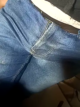 Snapshot of franko1987 chatting on 03-04-25, 04:49 franko1987 online show from 03-04-25, 04:49