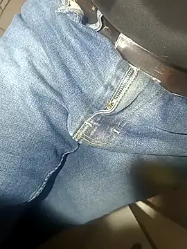 Snapshot of franko1987 chatting on 03-09-25, 05:33 franko1987 online show from 03-09-25, 05:33