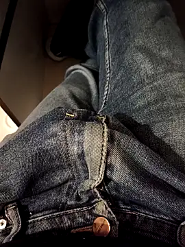 Snapshot of franko1987 chatting on 11-11-25, 04:18 franko1987 online show from 11-11-25, 04:18