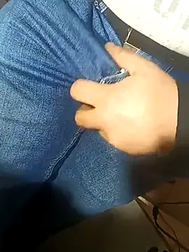 Snapshot of franko1987 chatting on 03-03-25, 05:26 franko1987 online show from 03-03-25, 05:26