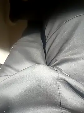 Snapshot of franko1987 chatting on 03-15-25, 03:06 franko1987 online show from 03-15-25, 03:06