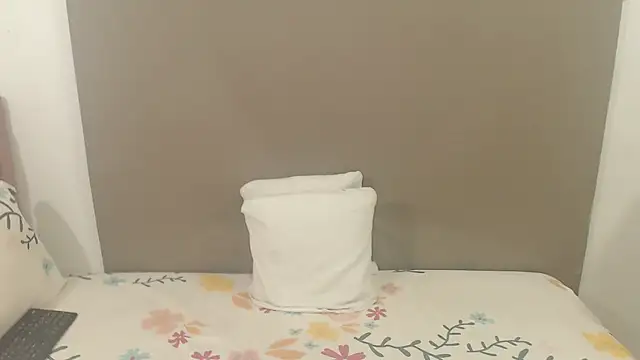 Snapshot of kimberlyjamexxx chatting on 10-12-25, 03:19 kimberlyjamexxx online show from 10-12-25, 03:19