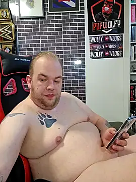 Snapshot of PupW0lfy chatting on 12-17-24, 02:55 PupW0lfy online show from 12-17-24, 02:55