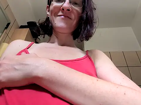 Milky hairy mommy online show from 09-12-25, 08:36