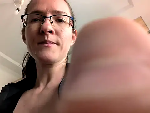 Milky hairy mommy online show from 03-18-25, 10:07