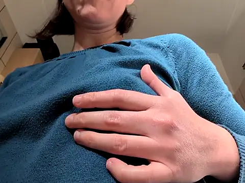 Milky hairy mommy online show from 10-01-25, 08:08