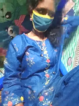 Snapshot of Tamil--Rani chatting on 09-13-25, 03:34 Tamil--Rani online show from 09-13-25, 03:34