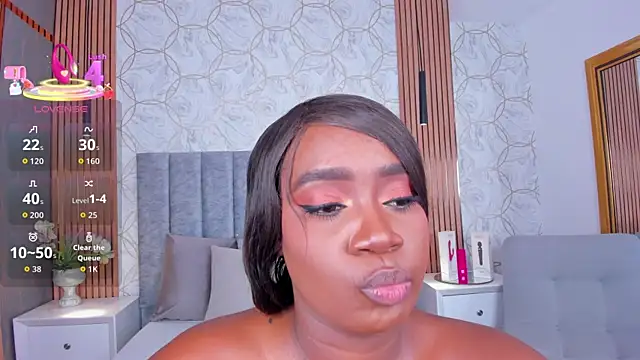 Britanymooree online show from 02-06-26, 07:32