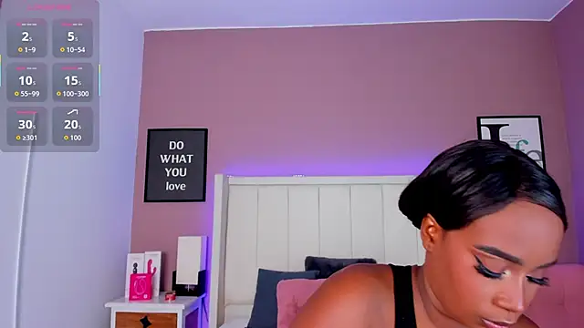 Britanymooree online show from 10-22-25, 07:35