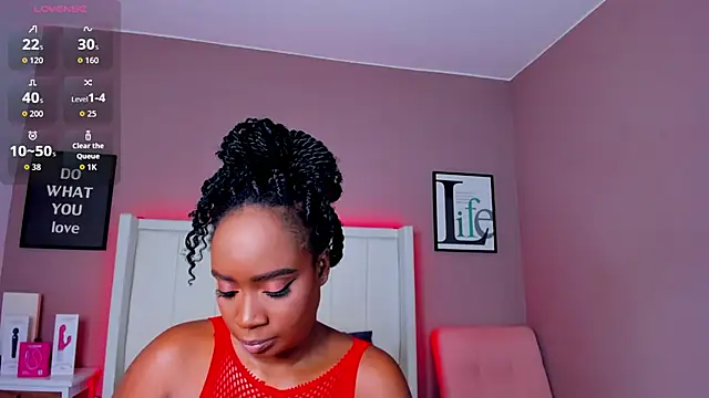 Britanymooree online show from 12-15-25, 08:03