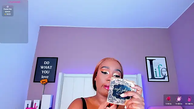 Britanymooree online show from 09-23-25, 08:27