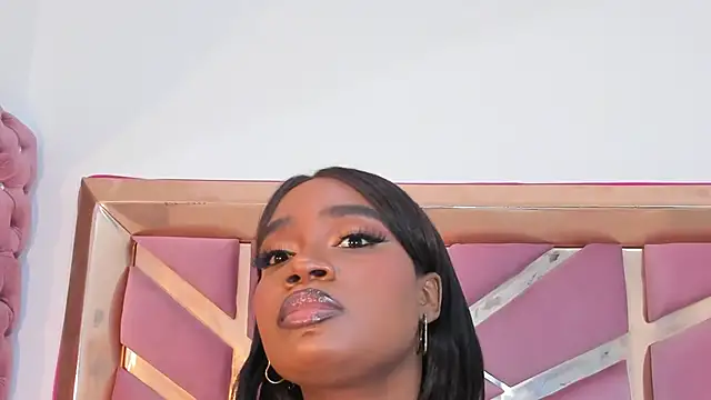 Britanymooree online show from 04-24-26, 07:27