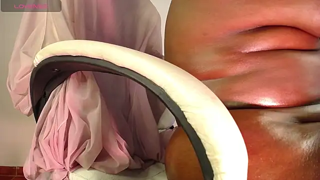 Britanymooree online show from 02-08-25, 06:43