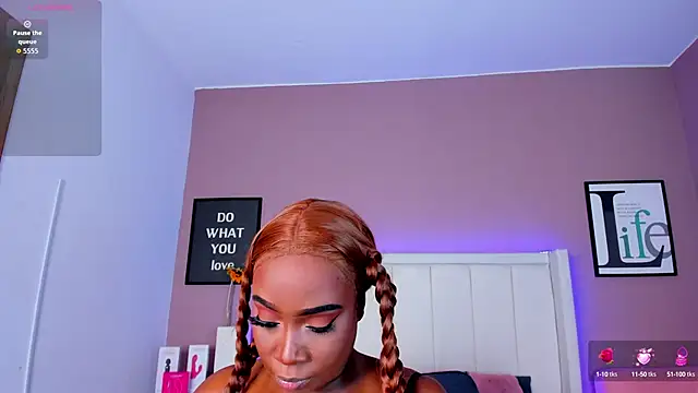 Britanymooree online show from 09-25-25, 08:04