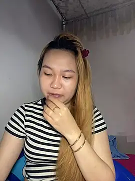 Snapshot of Odette68 chatting on 06-15-26, 11:59 Odette68 online show from 06-15-26, 11:59