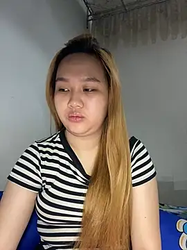 Snapshot of Odette68 chatting on 06-22-26, 12:38 Odette68 online show from 06-22-26, 12:38