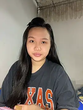 Snapshot of Odette68 chatting on 07-02-26, 12:55 Odette68 online show from 07-02-26, 12:55