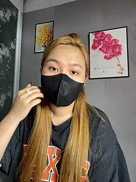 Odette68 online show from 04-18-26, 01:52