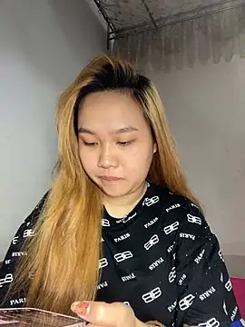 Snapshot of Odette68 chatting on 06-15-26, 12:12 Odette68 online show from 06-15-26, 12:12